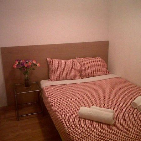 Km1 Amparo Apartments Madrid Værelse billede